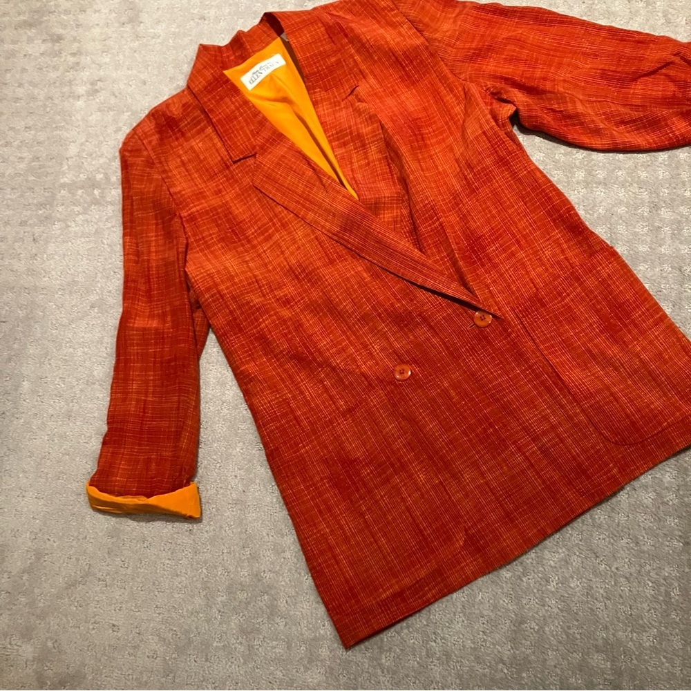 Linda Allard for Ellen Tracy Vibrant Orange Silk button up blazer. EUC!